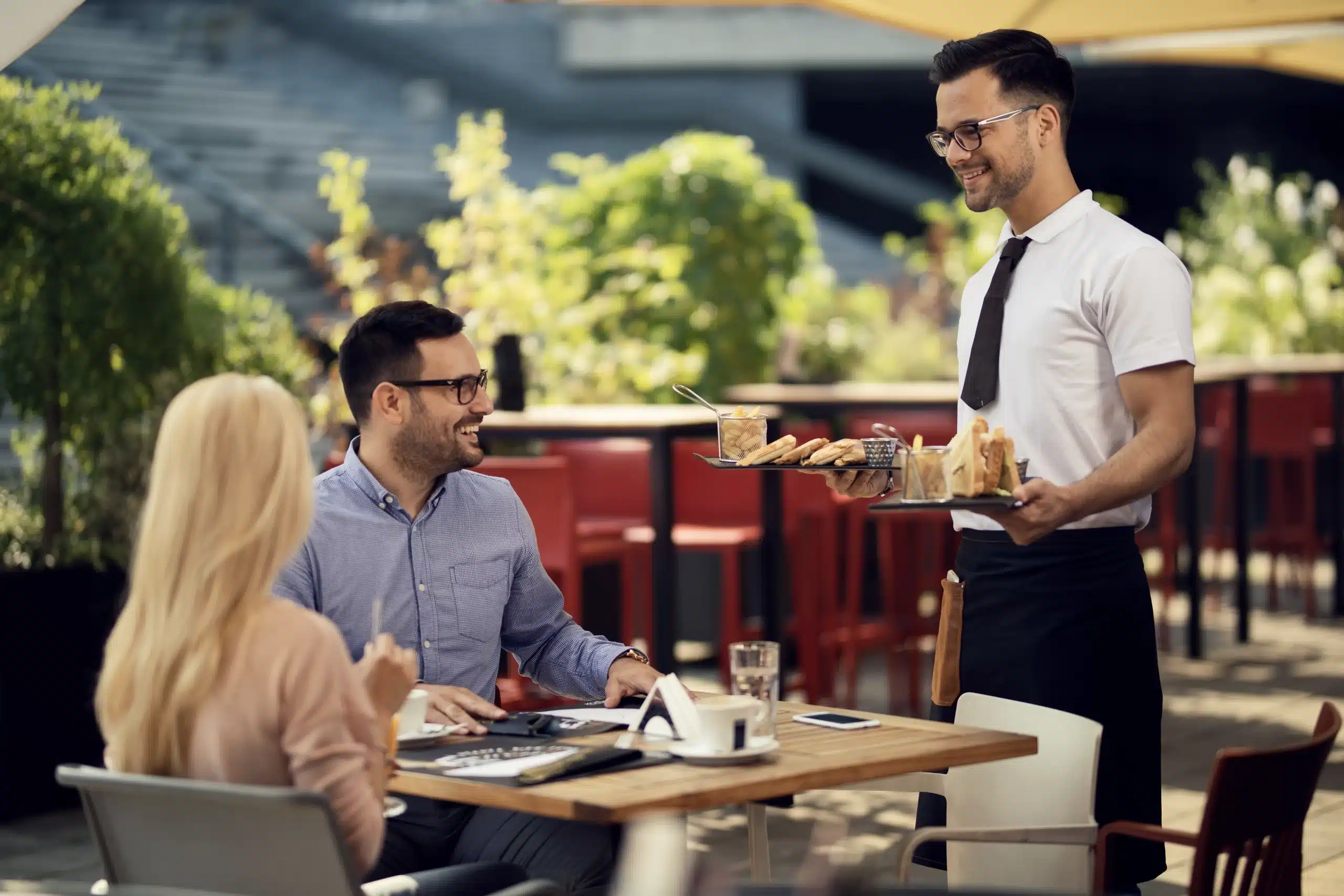 7 Strategi Training Waiters, Solusi Tingkatkan Kepercayaan Pelanggan